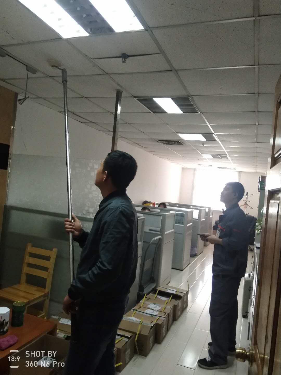 ��^(q��)�����z�y